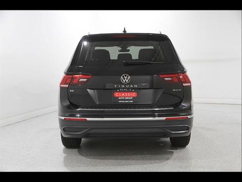 Certified 2024 Volkswagen Tiguan SE AWD/4WD image 21