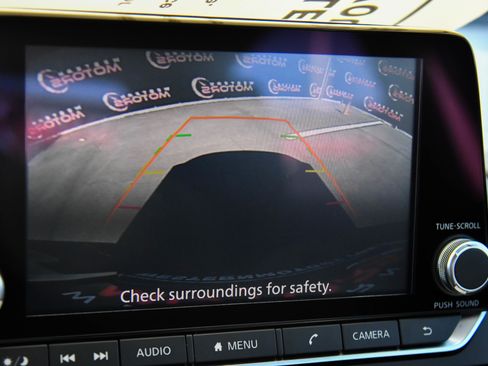 Used 2024 Nissan Altima 2.5 SV image 18