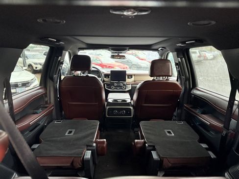 Used 2023 Ford Expedition Limited image 27
