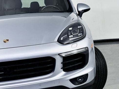 Used 2018 Porsche Cayenne Platinum Edition w/ Premium Package Plus image 6