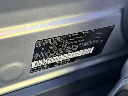 Used 2025 Toyota RAV4 XLE AWD/4WD image 30