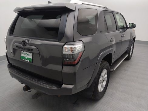 Used 2017 Toyota 4Runner SR5 AWD/4WD image 7