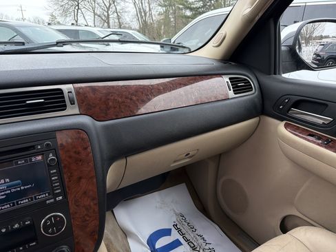 Used 2008 Chevrolet Suburban LTZ w/ LTZ Preferred Equipment Group image 19