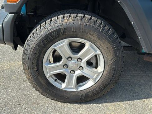 Used 2019 Jeep Wrangler Unlimited Sport S AWD/4WD image 5