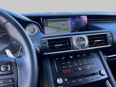 Used 2018 Lexus IS 300 w/ Comfort Package RWD image 6