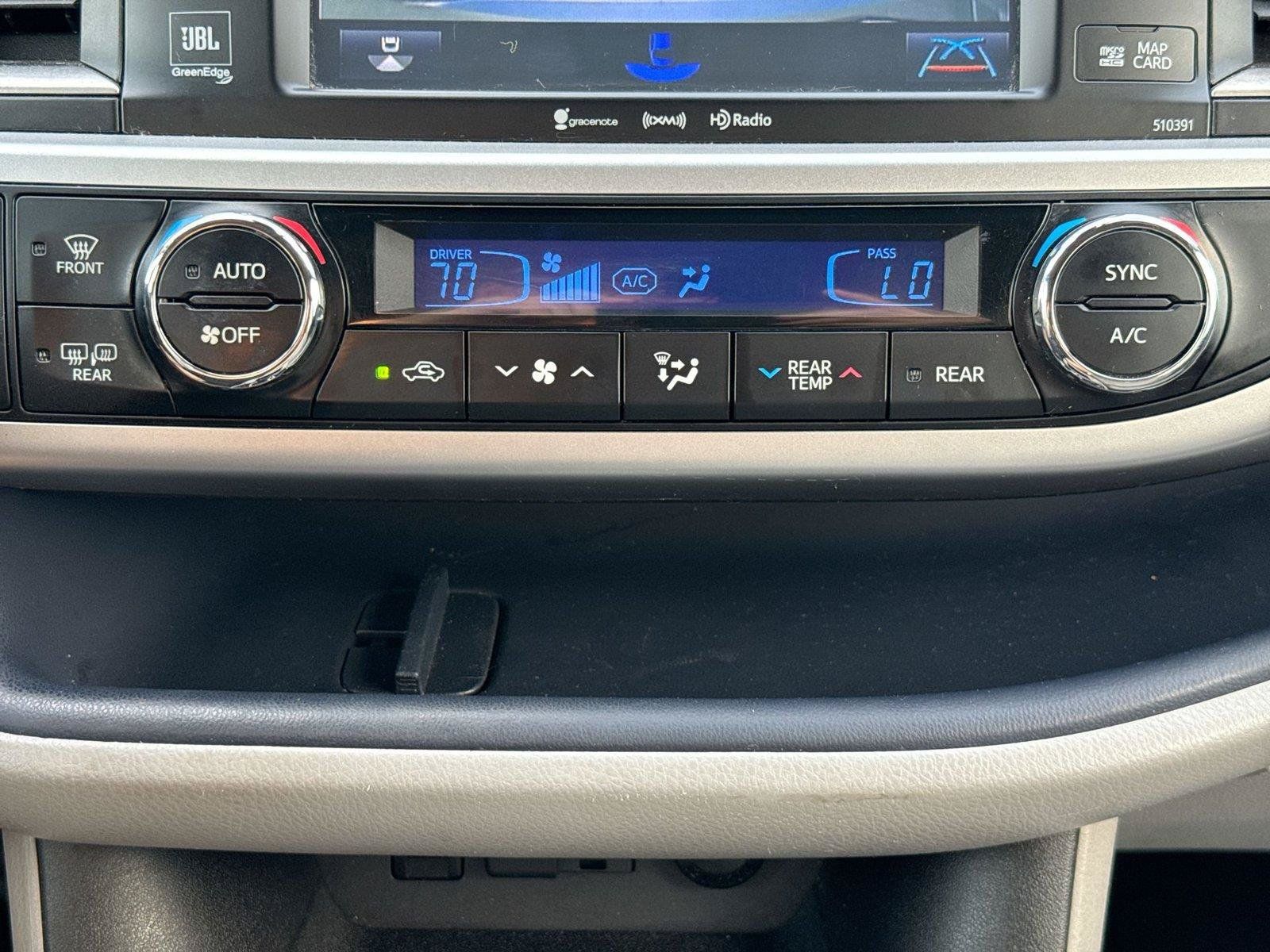 Used 2019 Toyota Highlander Limited Platinum FWD image 12