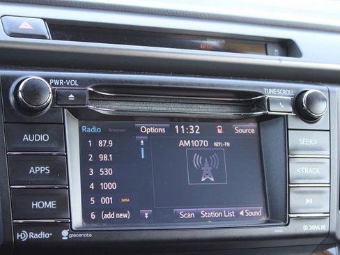 Used 2016 Toyota RAV4 SE image 38