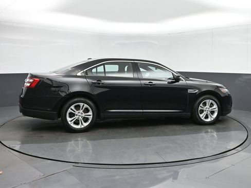 Used 2018 Ford Taurus SEL FWD image 8