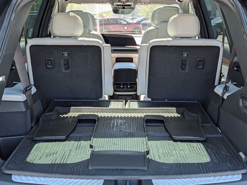 Used 2026 Cadillac Vistiq Luxury w/ LPO, Floor Liner Package AWD/4WD image 10