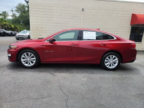 Used 2025 Chevrolet Malibu LT FWD image 2
