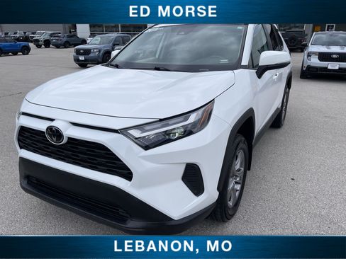 Used 2024 Toyota RAV4 XLE w/ Convenience Package FWD image 4