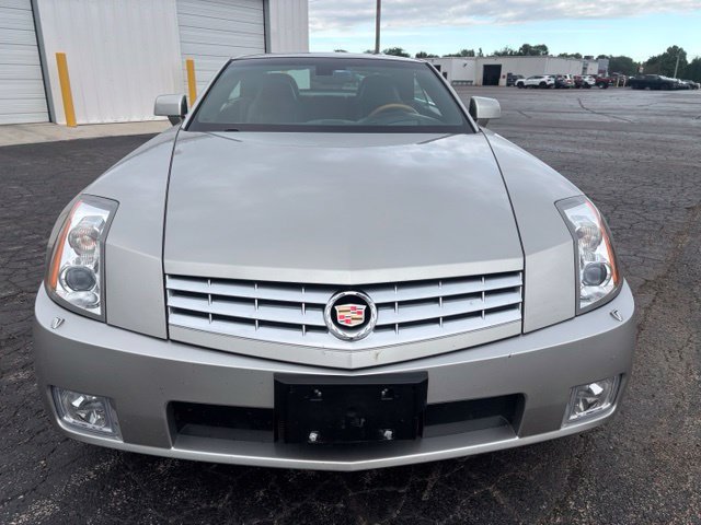 Used 2007 Cadillac XLR RWD image 9