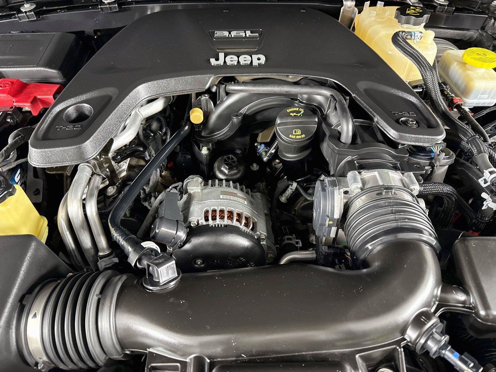 Used 2018 Jeep Wrangler Unlimited Rubicon w/ Dual Top Group AWD/4WD image 41