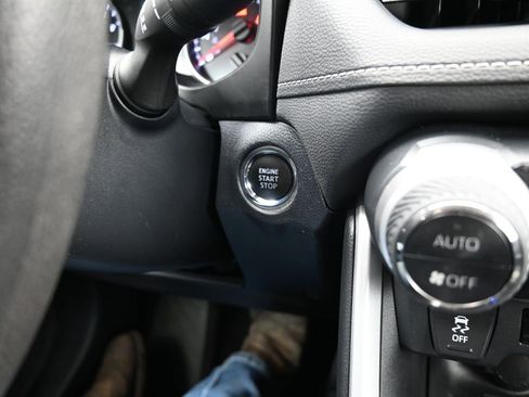 Used 2020 Toyota RAV4 XLE image 15