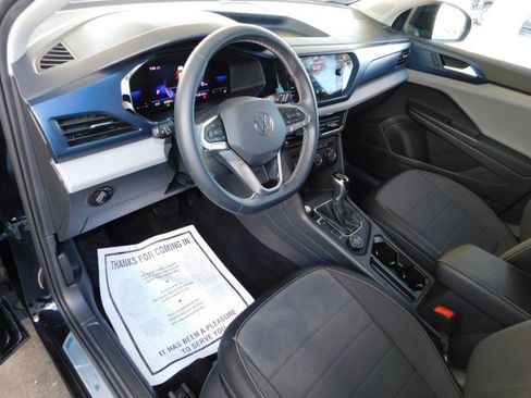 Used 2022 Volkswagen Taos SE w/ Panoramic Sunroof Package image 16