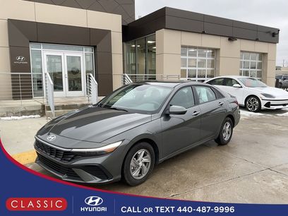 Certified 2025 Hyundai Elantra SE
