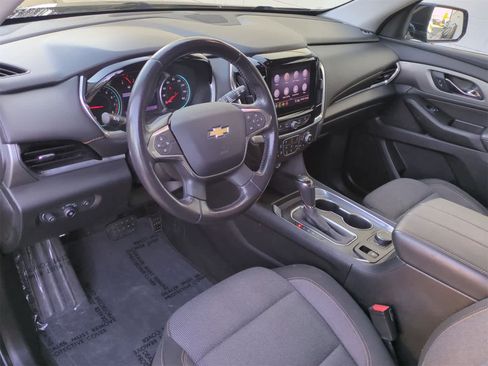 Used 2020 Chevrolet Traverse LT image 10