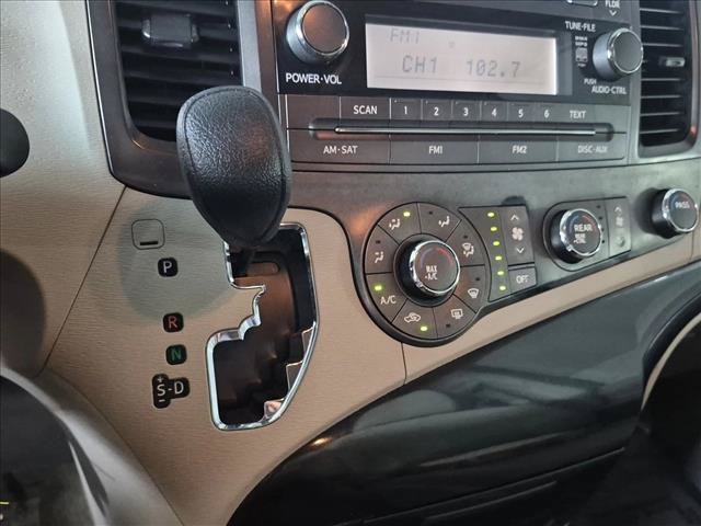 Used 2013 Toyota Sienna L FWD image 12