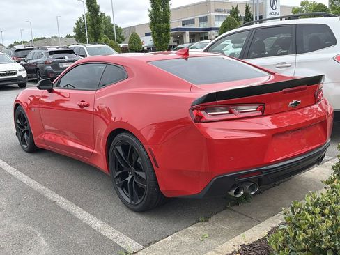 Used 2018 Chevrolet Camaro LT RWD image 6