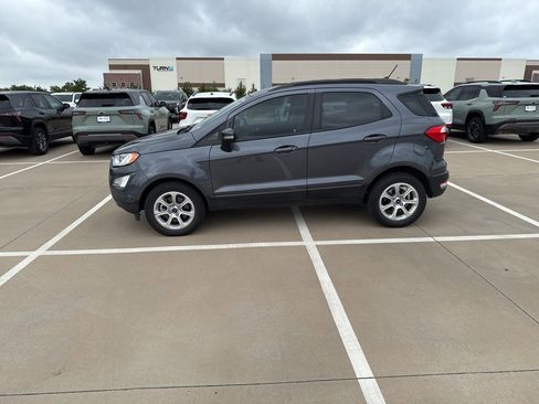 Used 2021 Ford EcoSport SE image 3