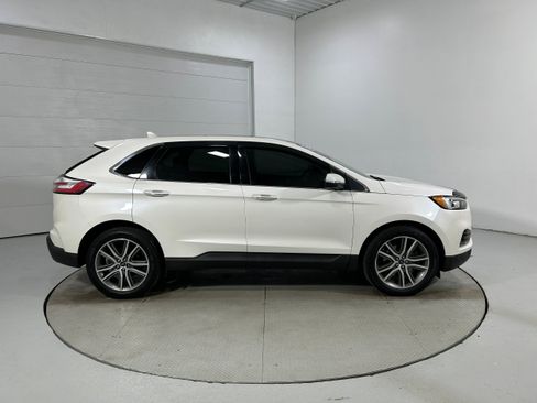 Used 2019 Ford Edge Titanium w/ Cold Weather Package AWD/4WD image 39