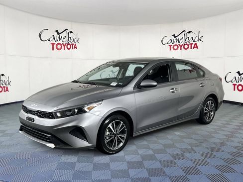 Used 2024 Kia Forte LXS image 2