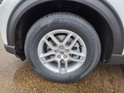 New 2026 Ford Explorer Active RWD image 22