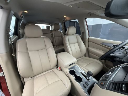 Used 2019 Nissan Pathfinder SL w/ Cargo Package image 52