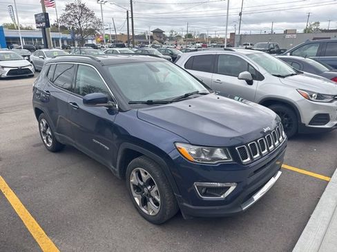 Used 2017 Jeep Compass Limited AWD/4WD image 2