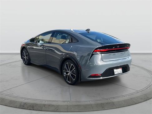 Used 2025 Toyota Prius Limited image 5