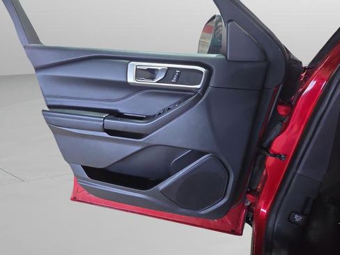 Used 2020 Ford Explorer XLT w/ Equipment Group 202A image 26