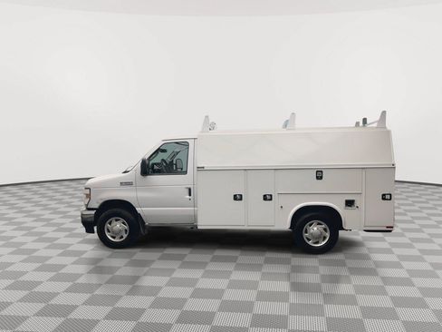Used 2022 Ford E-350 and Econoline 350 Super Duty w/ Power Windows & Locks Group RWD image 29