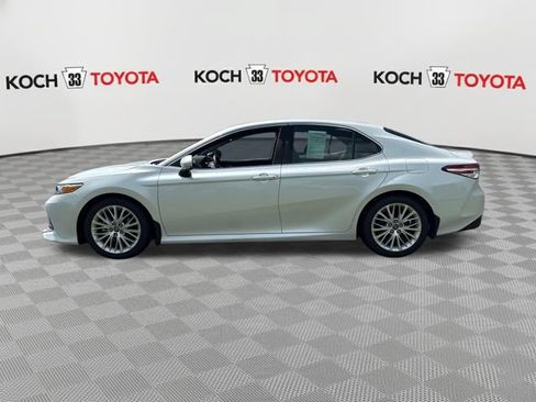 Used 2018 Toyota Camry XLE w/ Audio Package FWD image 4