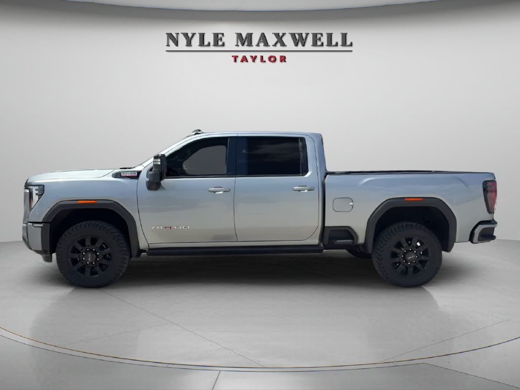 Used 2024 GMC Sierra 2500 AT4 w/ AT4 Premium Plus Package AWD/4WD image 8