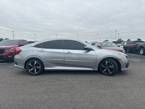 Used 2016 Honda Civic Touring image 12
