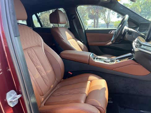 Certified 2025 BMW X6 xDrive40i w/ Executive Package image 33