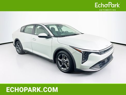 Used 2025 Kia K4 FWD image 1