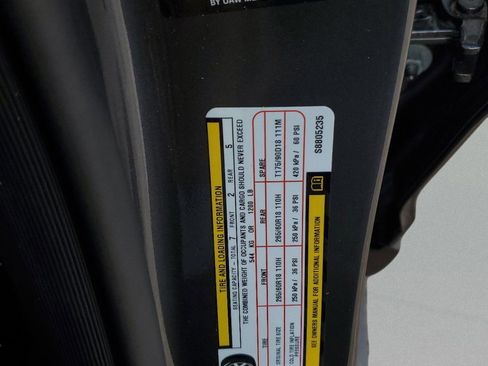 New 2025 Jeep Grand Cherokee L Laredo w/ Luxury Tech Group I RWD image 29