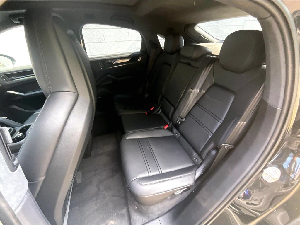 Used 2026 Porsche Cayenne GTS AWD/4WD image 20