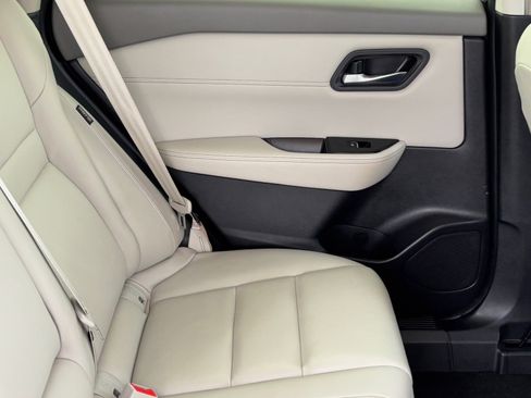 Certified 2025 Nissan Rogue SL image 11