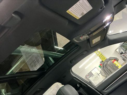 Certified 2025 Audi Q3 2.0T Premium w/ Convenience Package image 25