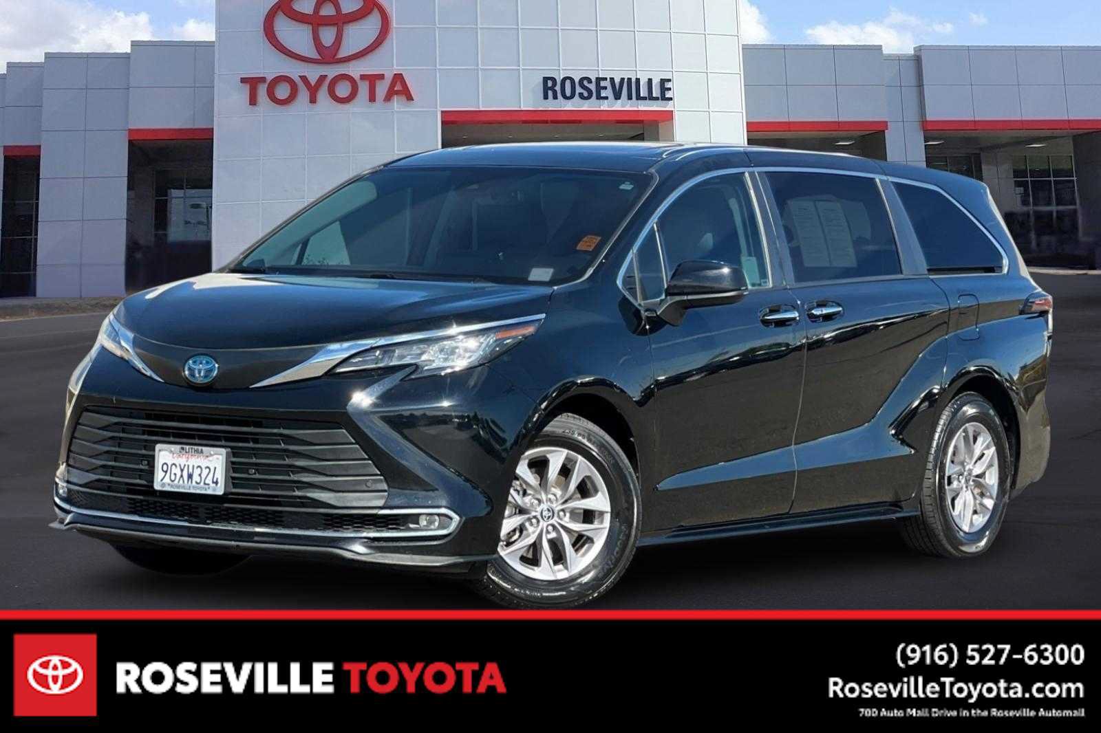 Used 2023 Toyota Sienna XLE AWD/4WD image 1