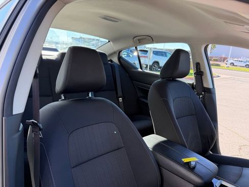 Used 2024 Nissan Altima 2.5 SV image 20