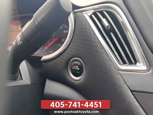 Used 2018 Chevrolet Malibu LT FWD image 24