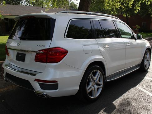 Used 2015 Mercedes-Benz GL 550 4MATIC image 6