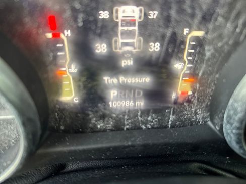 Used 2020 Jeep Wrangler Unlimited Sahara image 20