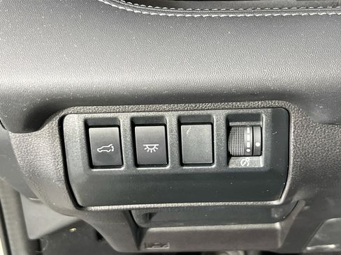 Used 2023 Subaru Ascent Touring AWD/4WD image 10