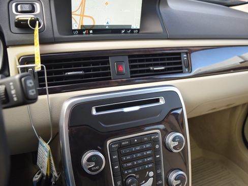 Used 2016 Volvo XC70 T5 Premier w/ Protection Package AWD/4WD image 15