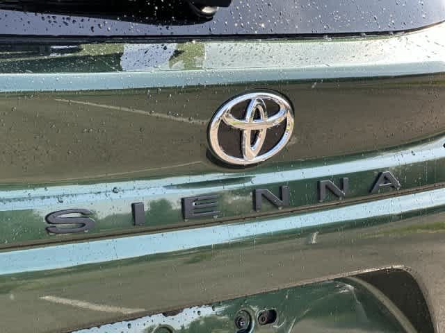 Used 2026 Toyota Sienna XLE AWD/4WD image 18