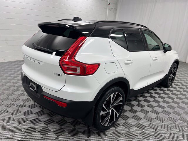 Used 2021 Volvo XC40 T5 R-Design w/ Climate Package AWD/4WD image 5